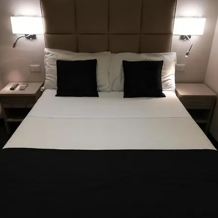 ゲストハウス Les De La Place