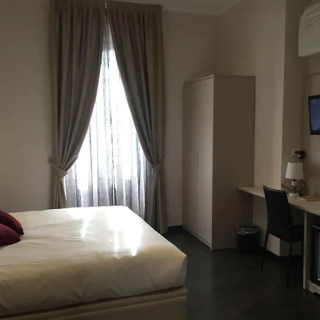 ゲストハウス Les De La Place サンレモ